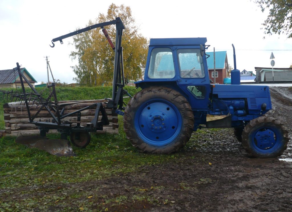 Права на трактор в Ливнах